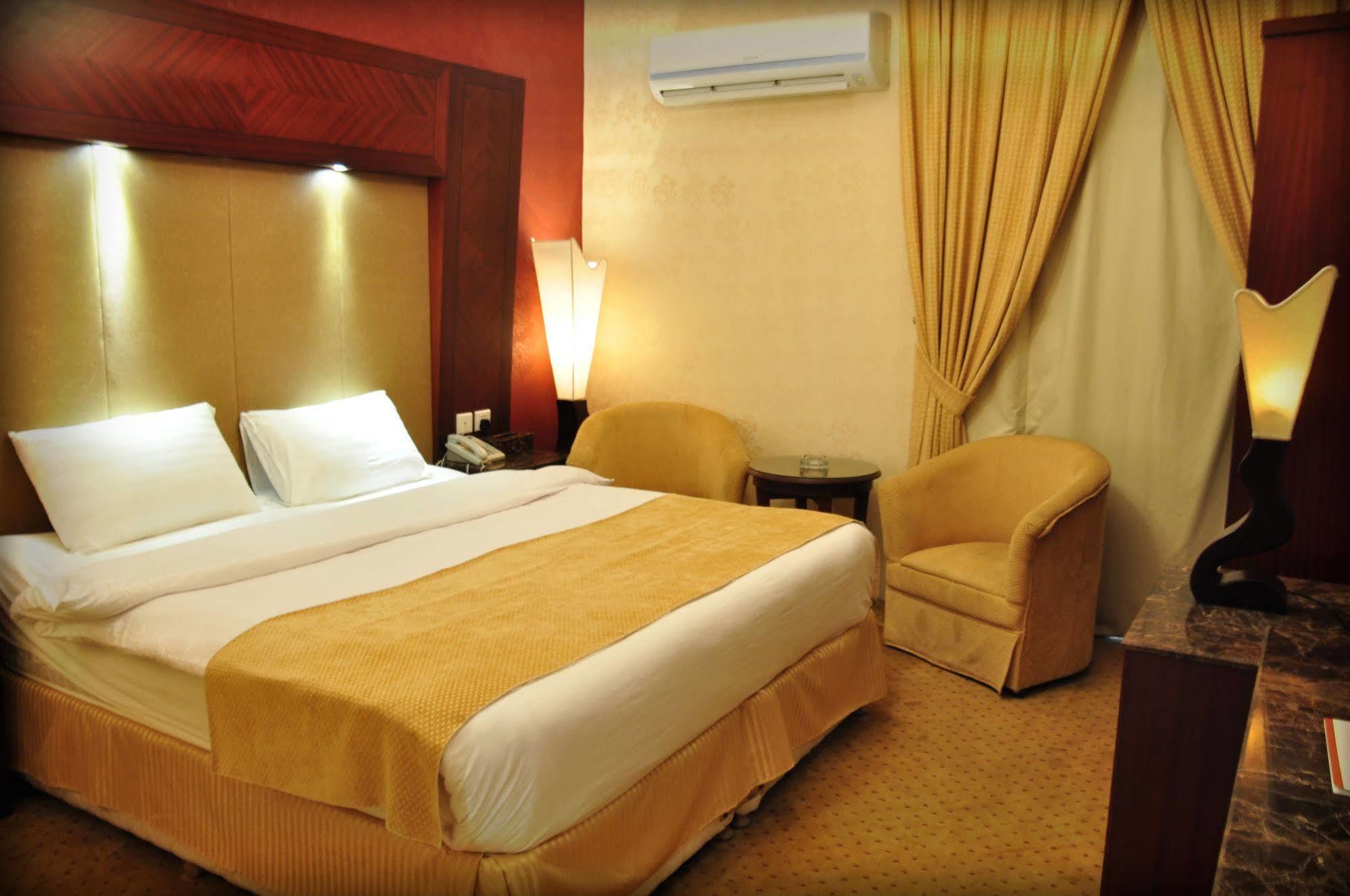 Al Higgi Hotel Janbu Zewnętrze zdjęcie