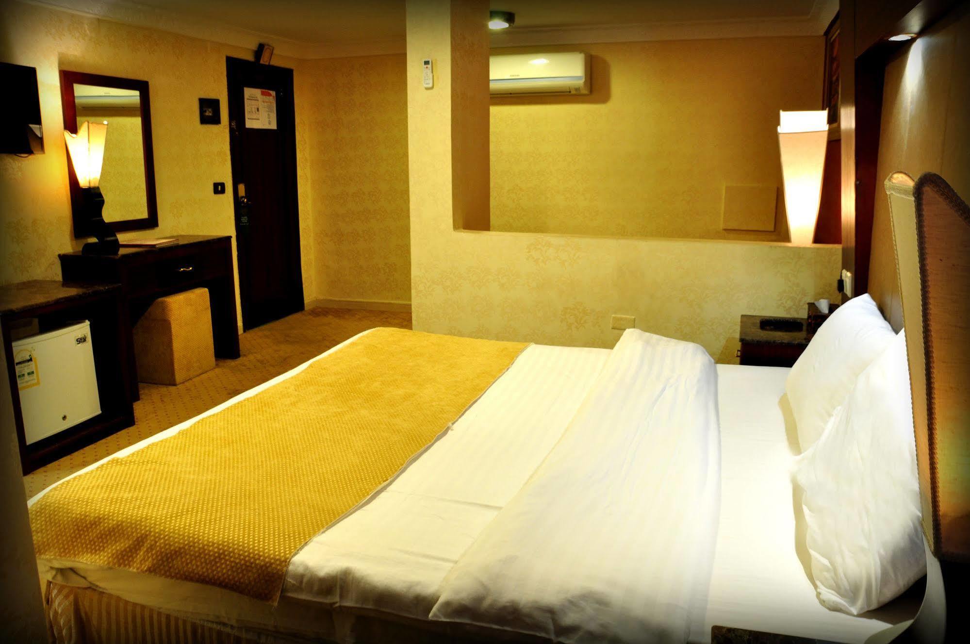 Al Higgi Hotel Janbu Zewnętrze zdjęcie